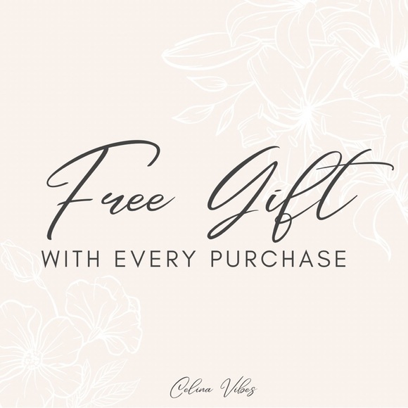 Victoria Secret Get Away Bag Bundle - Picture 7 of 9